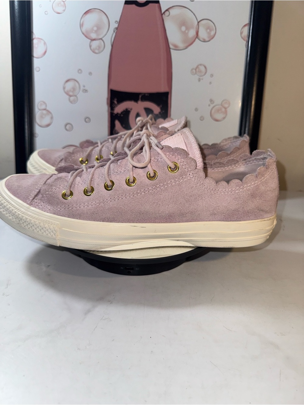 Converse Chuck Taylor All Star Frilly Thrills sneakers - Women’s Size 9.5